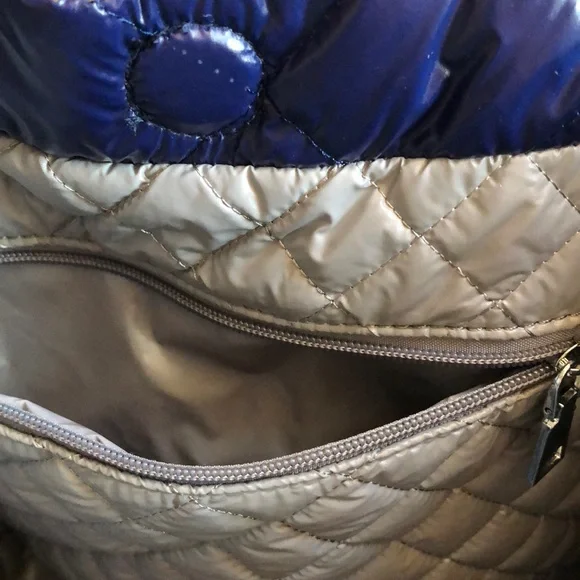 NWOT Madison West puffy quilted tote bag, reversible blue/gray - Picture 4 of 5